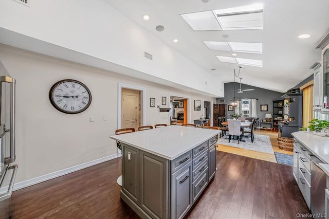 364 Twilight Lane, Smithtown, NY 11787
