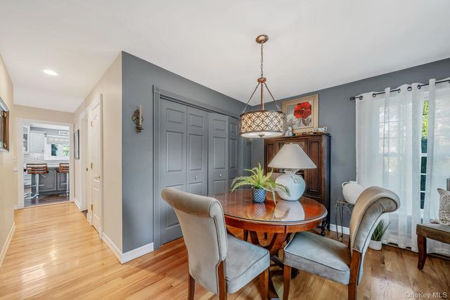 364 Twilight Lane, Smithtown, NY 11787