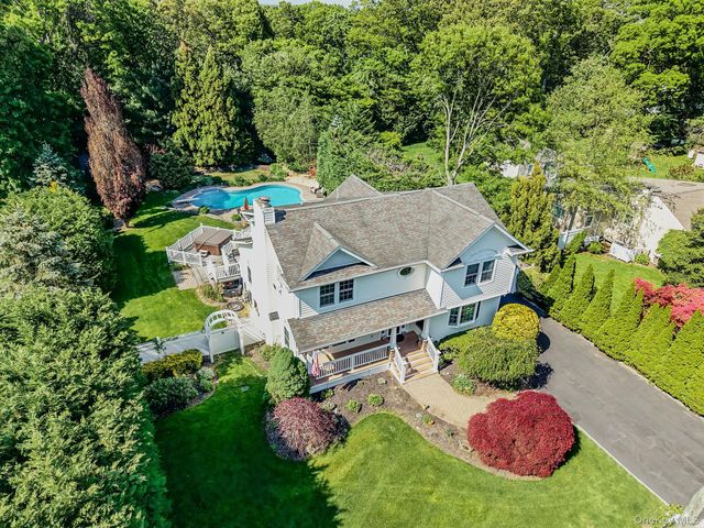 364 Twilight Lane, Smithtown, NY 11787