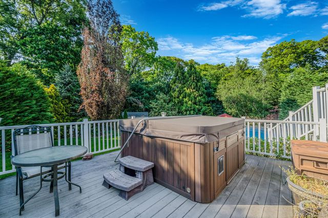 364 Twilight Lane, Smithtown, NY 11787
