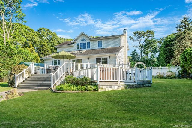 364 Twilight Lane, Smithtown, NY 11787