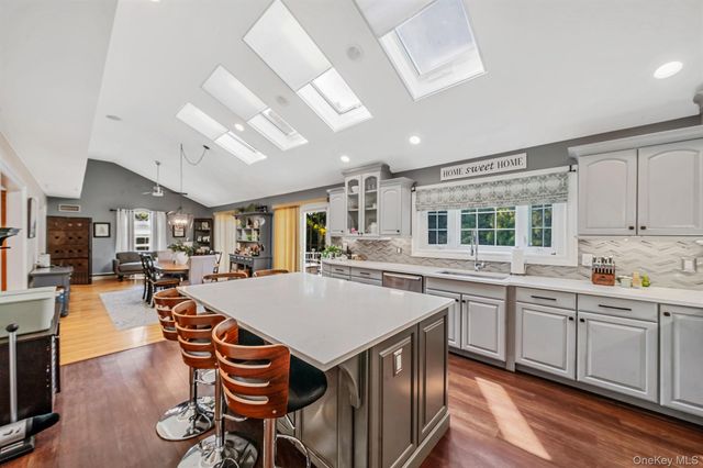 364 Twilight Lane, Smithtown, NY 11787