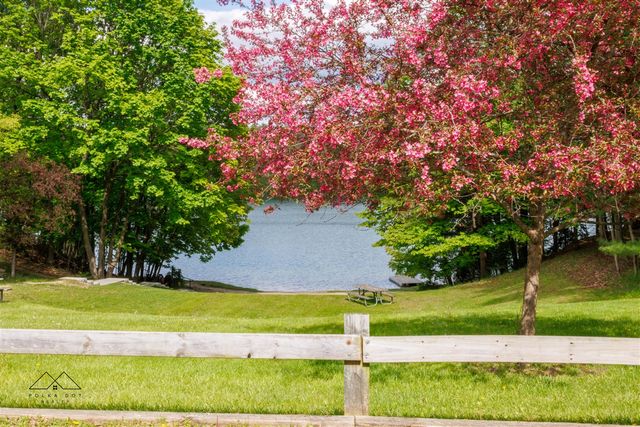2895 Parkway Place, Hartland, MI 48353