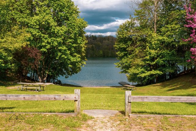 2895 Parkway Place, Hartland, MI 48353