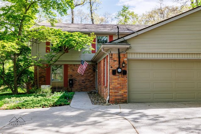 2895 Parkway Place, Hartland, MI 48353