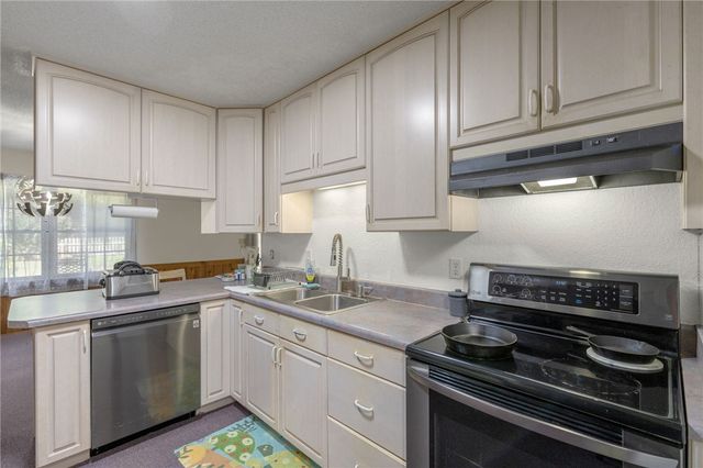 271 Issaqueena Drive, Central, SC 29630