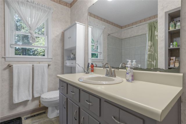 271 Issaqueena Drive, Central, SC 29630