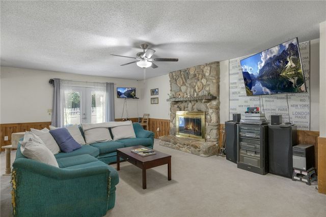 271 Issaqueena Drive, Central, SC 29630