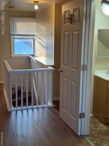 7535 Meadow Avenue, Warren, MI 48091