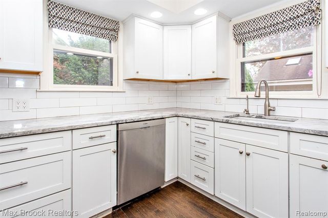 12769 Lasalle Lane, Huntington Woods, MI 48070