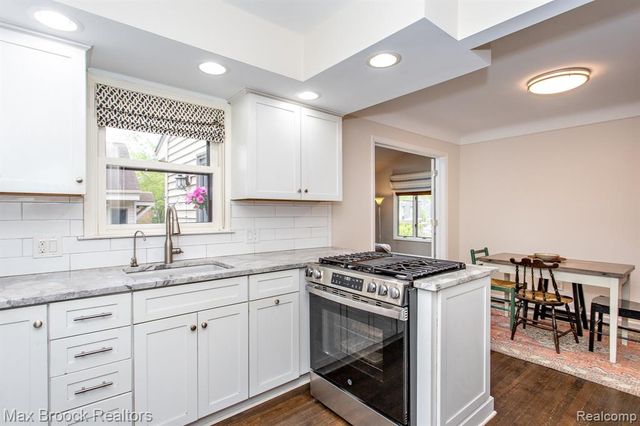 12769 Lasalle Lane, Huntington Woods, MI 48070
