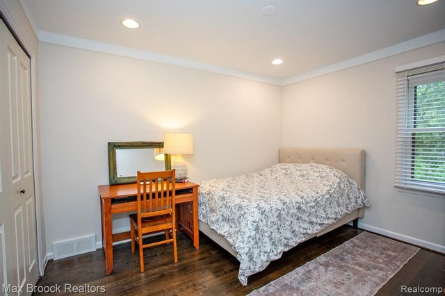 12769 Lasalle Lane, Huntington Woods, MI 48070