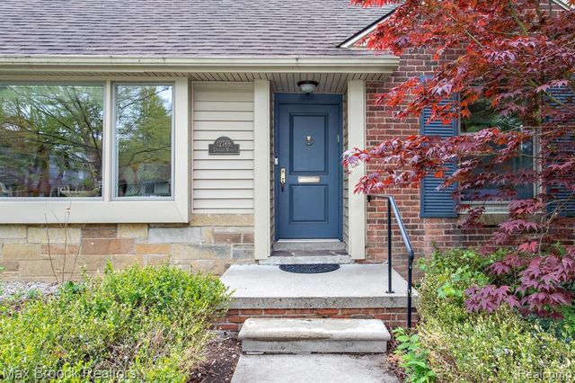 12769 Lasalle Lane, Huntington Woods, MI 48070