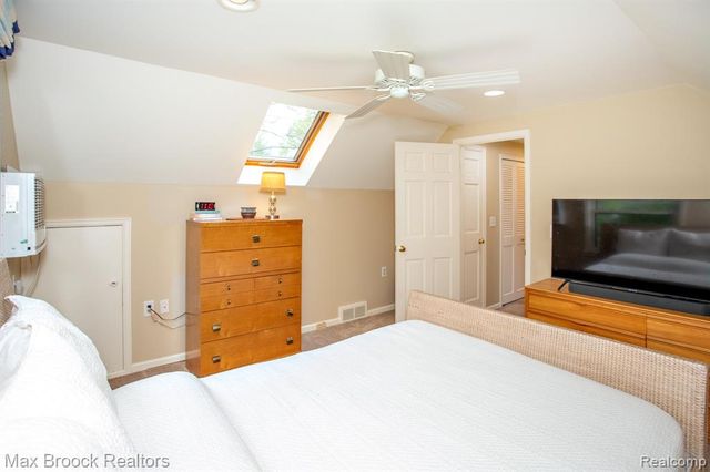 12769 Lasalle Lane, Huntington Woods, MI 48070