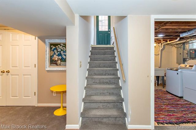 12769 Lasalle Lane, Huntington Woods, MI 48070