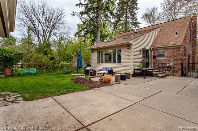12769 Lasalle Lane, Huntington Woods, MI 48070
