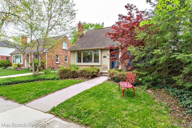 12769 Lasalle Lane, Huntington Woods, MI 48070