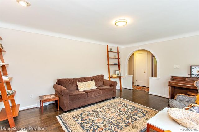 12769 Lasalle Lane, Huntington Woods, MI 48070