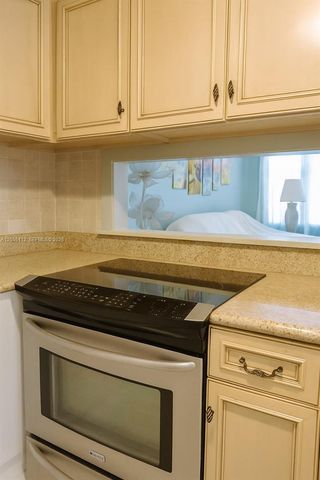 901 SW 11th Avenue 4H, Hallandale Beach, FL 33009