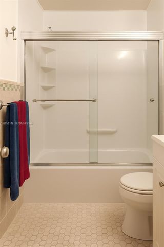 901 SW 11th Avenue 4H, Hallandale Beach, FL 33009