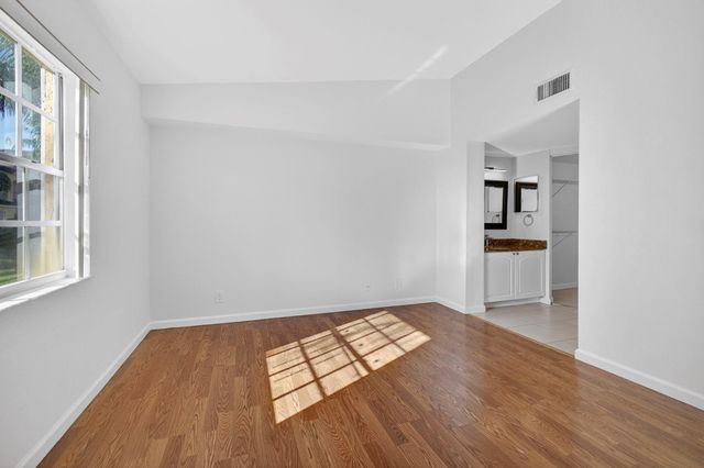 1120 Lake Shore Dr 103, Lake Park, FL 33403