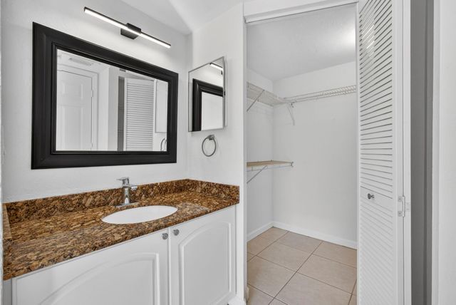 1120 Lake Shore Dr 103, Lake Park, FL 33403