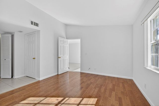 1120 Lake Shore Dr 103, Lake Park, FL 33403