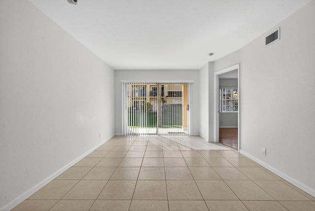 1120 Lake Shore Dr 103, Lake Park, FL 33403