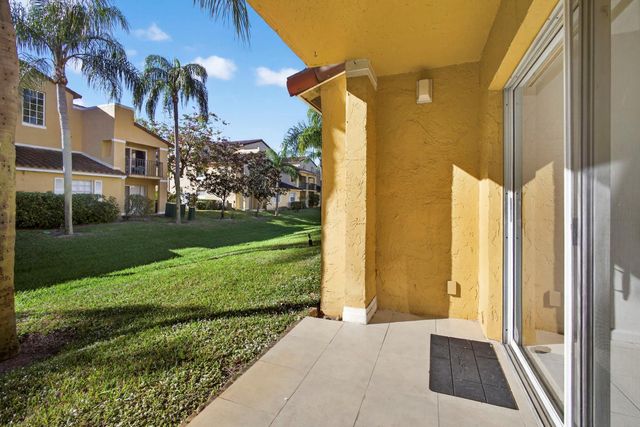 1120 Lake Shore Dr 103, Lake Park, FL 33403