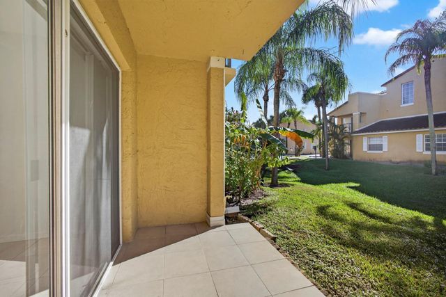 1120 Lake Shore Dr 103, Lake Park, FL 33403