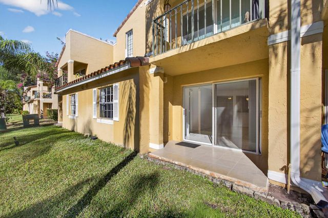 1120 Lake Shore Dr 103, Lake Park, FL 33403