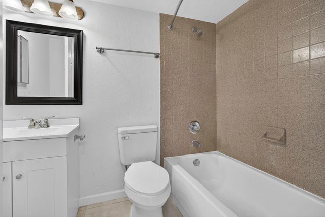 1120 Lake Shore Dr 103, Lake Park, FL 33403