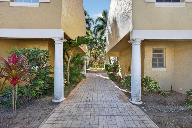 1120 Lake Shore Dr 103, Lake Park, FL 33403