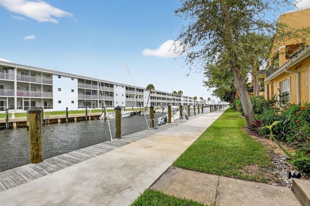 1120 Lake Shore Dr 103, Lake Park, FL 33403