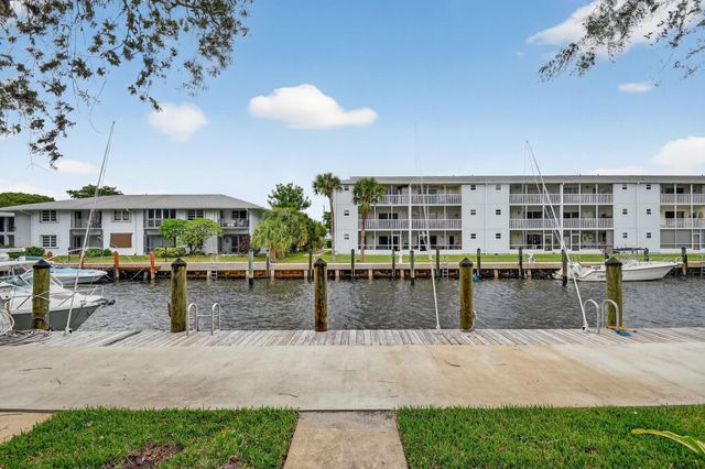 1120 Lake Shore Dr 103, Lake Park, FL 33403