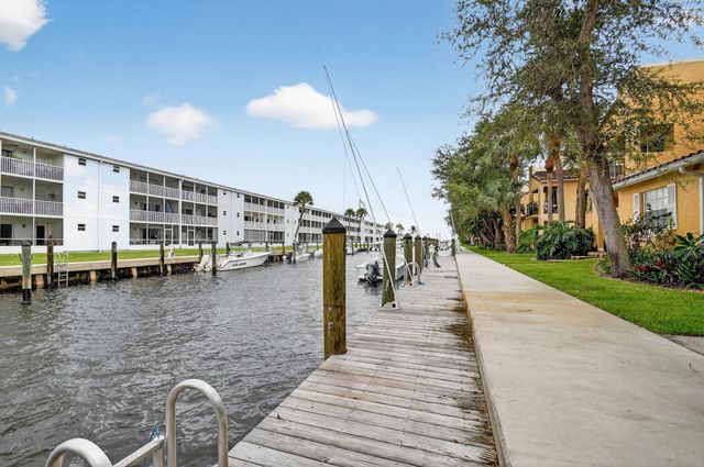 1120 Lake Shore Dr 103, Lake Park, FL 33403