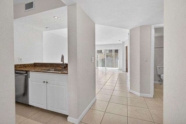 1120 Lake Shore Dr 103, Lake Park, FL 33403