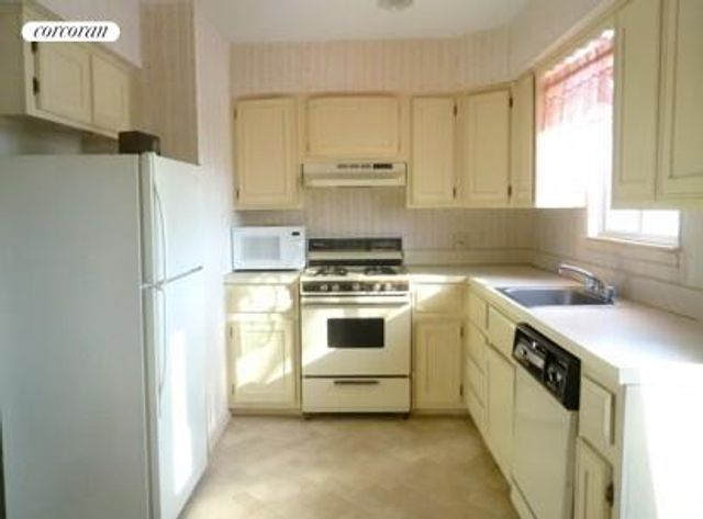 78 FOREST Street, New York City, NY 10314