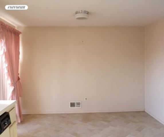 78 FOREST Street, New York City, NY 10314