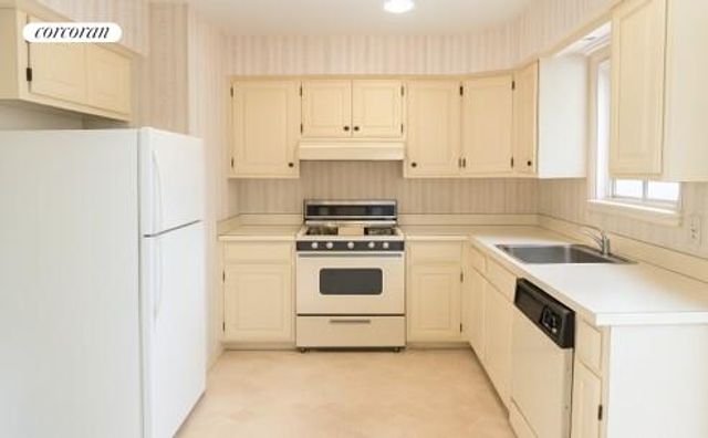 78 FOREST Street, New York City, NY 10314