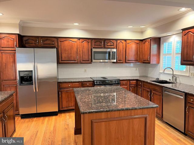 10783 BREWER HOUSE RD, Rockville, MD 20852