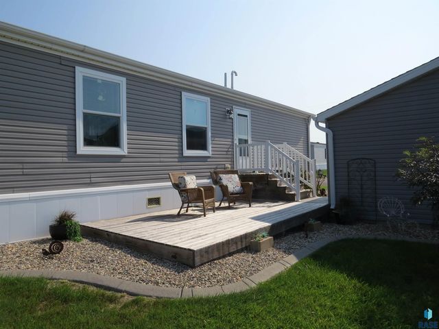 307 N Caley Pl, Sioux Falls, SD 57110