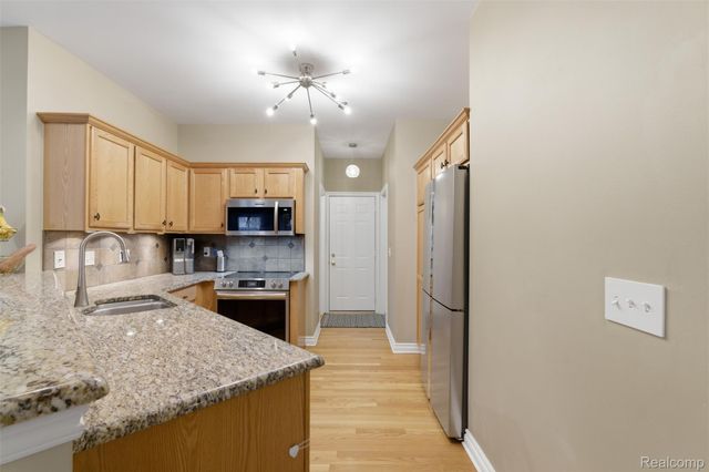 45645 Graystone Lane, Canton Charter Township, MI 48187