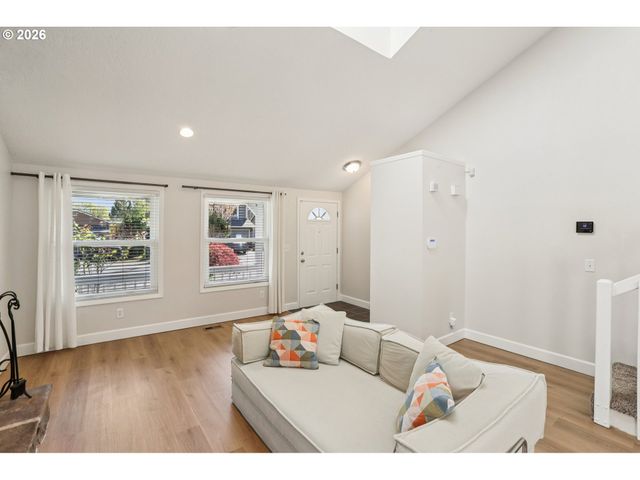 14205 Sw FANNO CREEK Ct, Portland, OR 97224