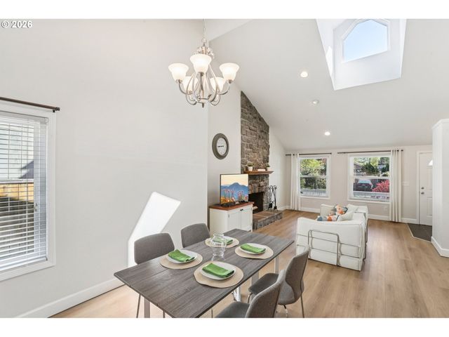 14205 Sw FANNO CREEK Ct, Portland, OR 97224