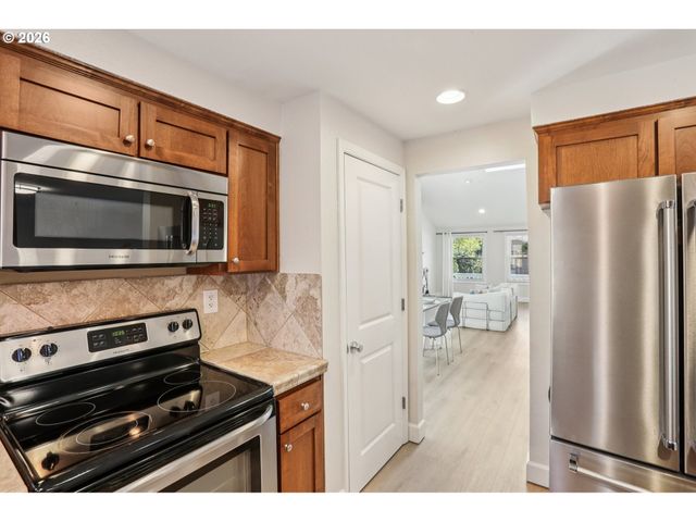 14205 Sw FANNO CREEK Ct, Portland, OR 97224