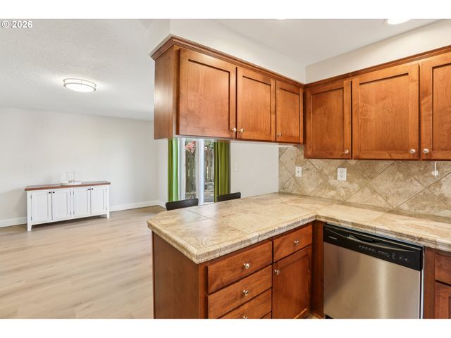 14205 Sw FANNO CREEK Ct, Portland, OR 97224