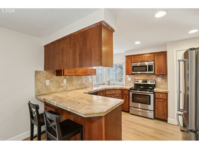 14205 Sw FANNO CREEK Ct, Portland, OR 97224