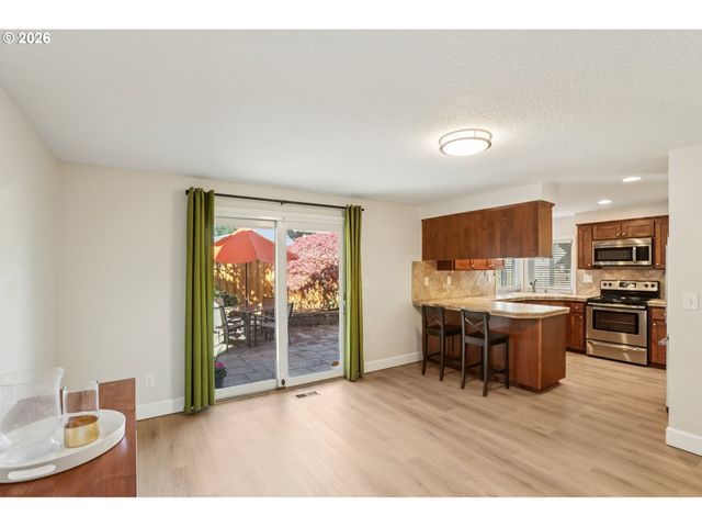 14205 Sw FANNO CREEK Ct, Portland, OR 97224