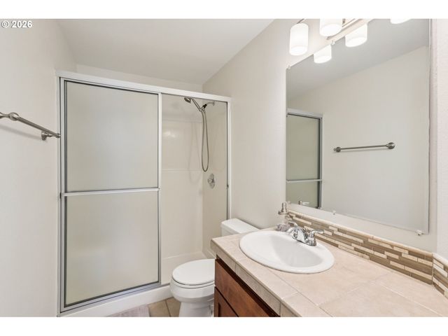 14205 Sw FANNO CREEK Ct, Portland, OR 97224